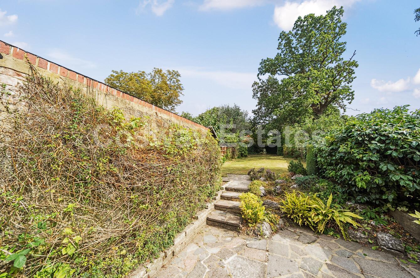 Glendor Gardens, Mill Hill